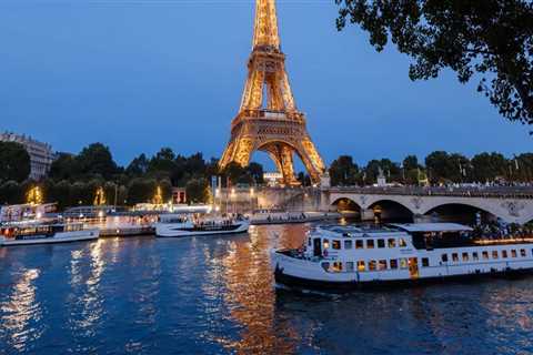 Where can i take a boat tour in paris?
