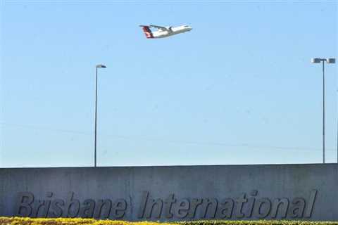 Checking Brisbane Airport Arrivals