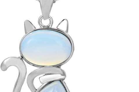 TUMBEELLUWA Stone Pendant Review: Cat Crystal Charm