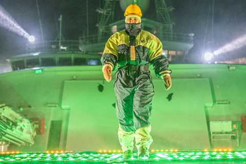 Into the Polar Night – Aboard Norway’s Icebreaker RV Kronprins Haakon